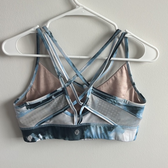 Womens LULULEMON sports bra - Picture 2 of 3